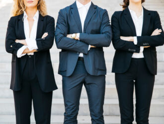 Descubra como roupas sociais também podem ser o uniforme da sua empresa